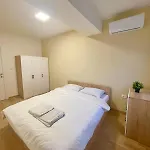 Zebra Family - Free Parking, Fast Wi-fi, New Building Скопье