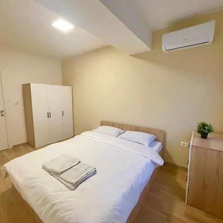 Zebra Family - Free Parking, Fast Wi-fi, New Building Skopje