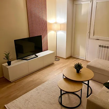 Modern Cozy Family In The Heart Of The Скоп'є