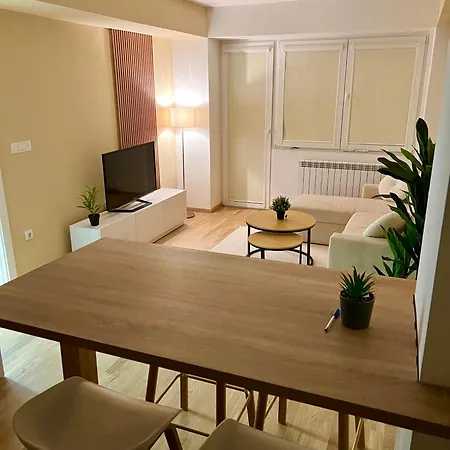 Apartment Zebra Family - Free Parking, Fast Wi-fi, New Building Skopje