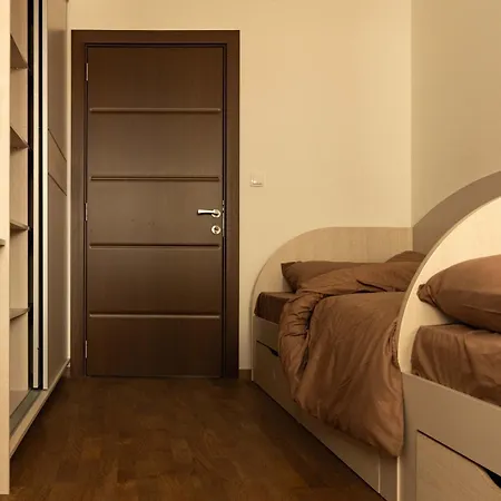 Zebra Family - Free Parking, Fast Wi-fi, New Building