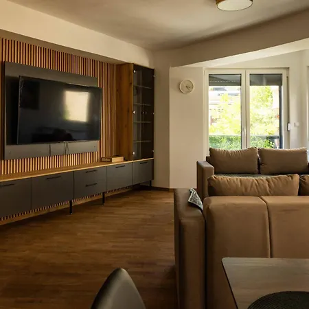 Zebra Family - Free Parking, Fast Wi-fi, New Building Apartment Skopje