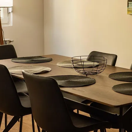 Zebra Family - Free Parking, Fast Wi-fi, New Building Apartment Skopje