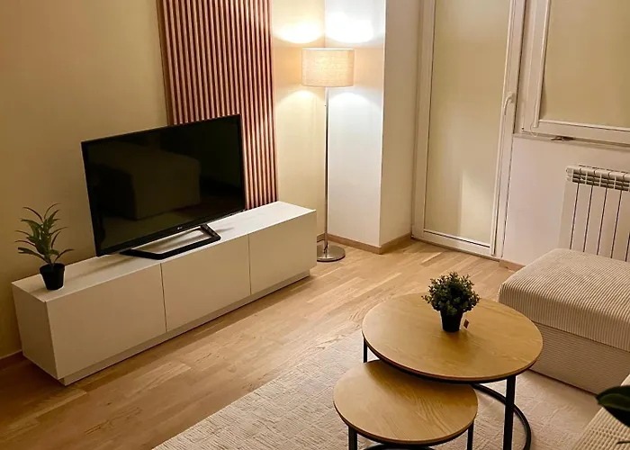 Modern Cozy Family In The Heart Of The Скоп'є