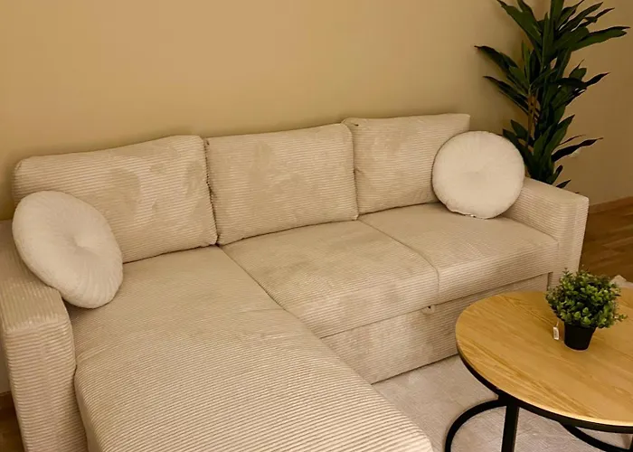 Апартаменти Modern Cozy Family In The Heart Of The *